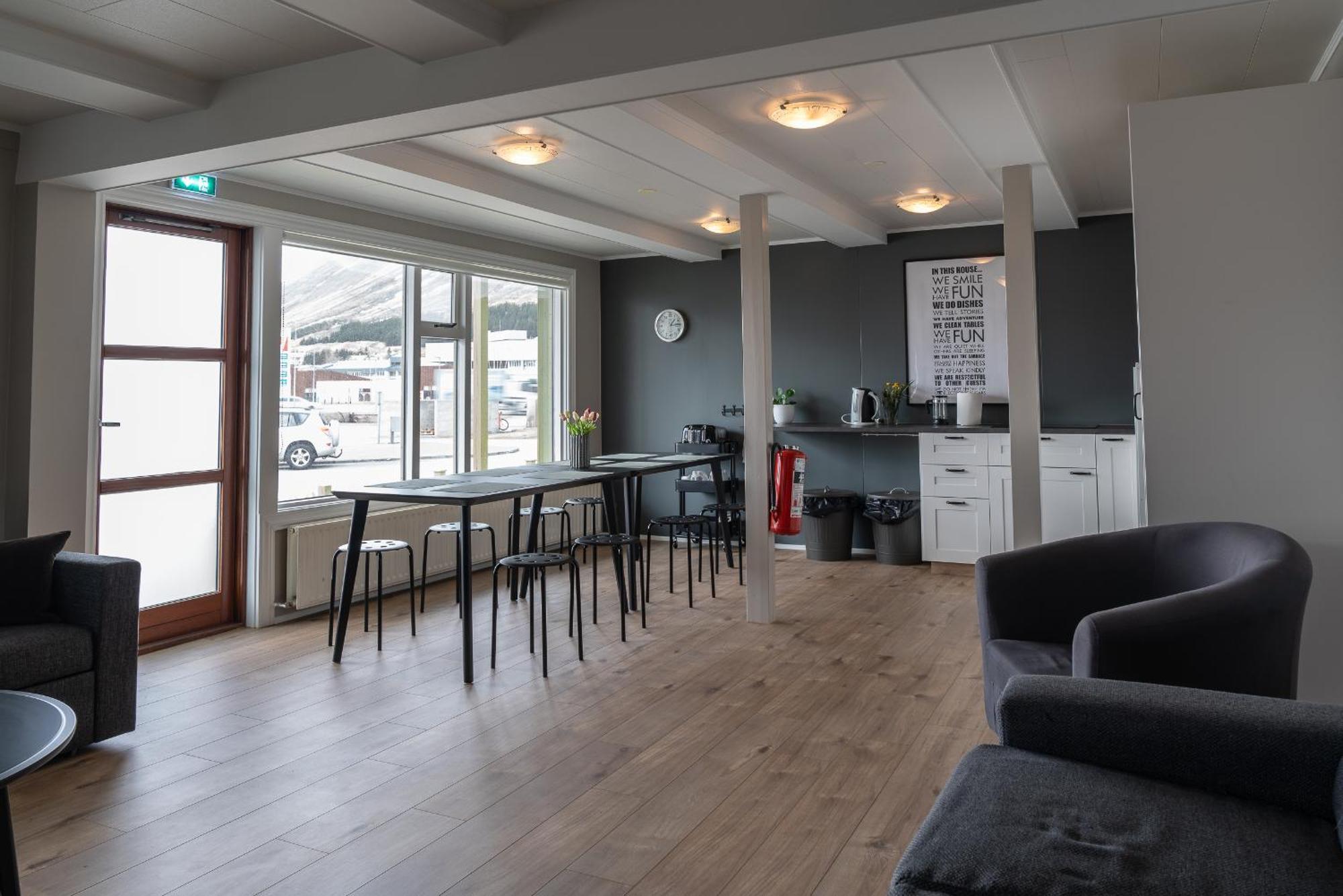 Isafjordur Hostel Экстерьер фото